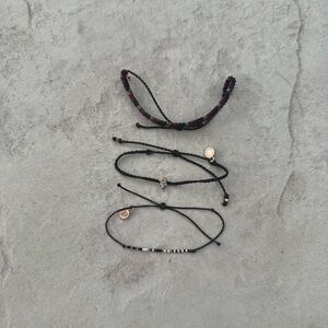 Puravida Black and Gold Skull Bracelet Set